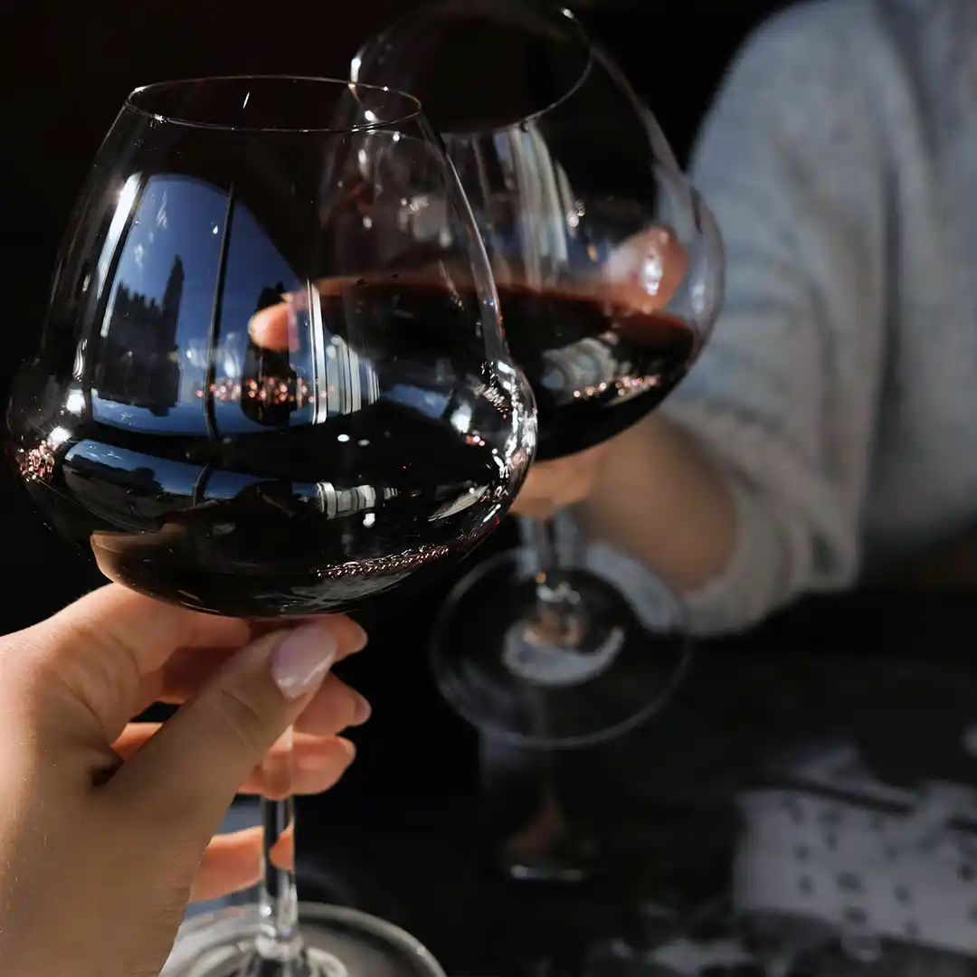 Brindare ad un incontro Brindare ad un incontro